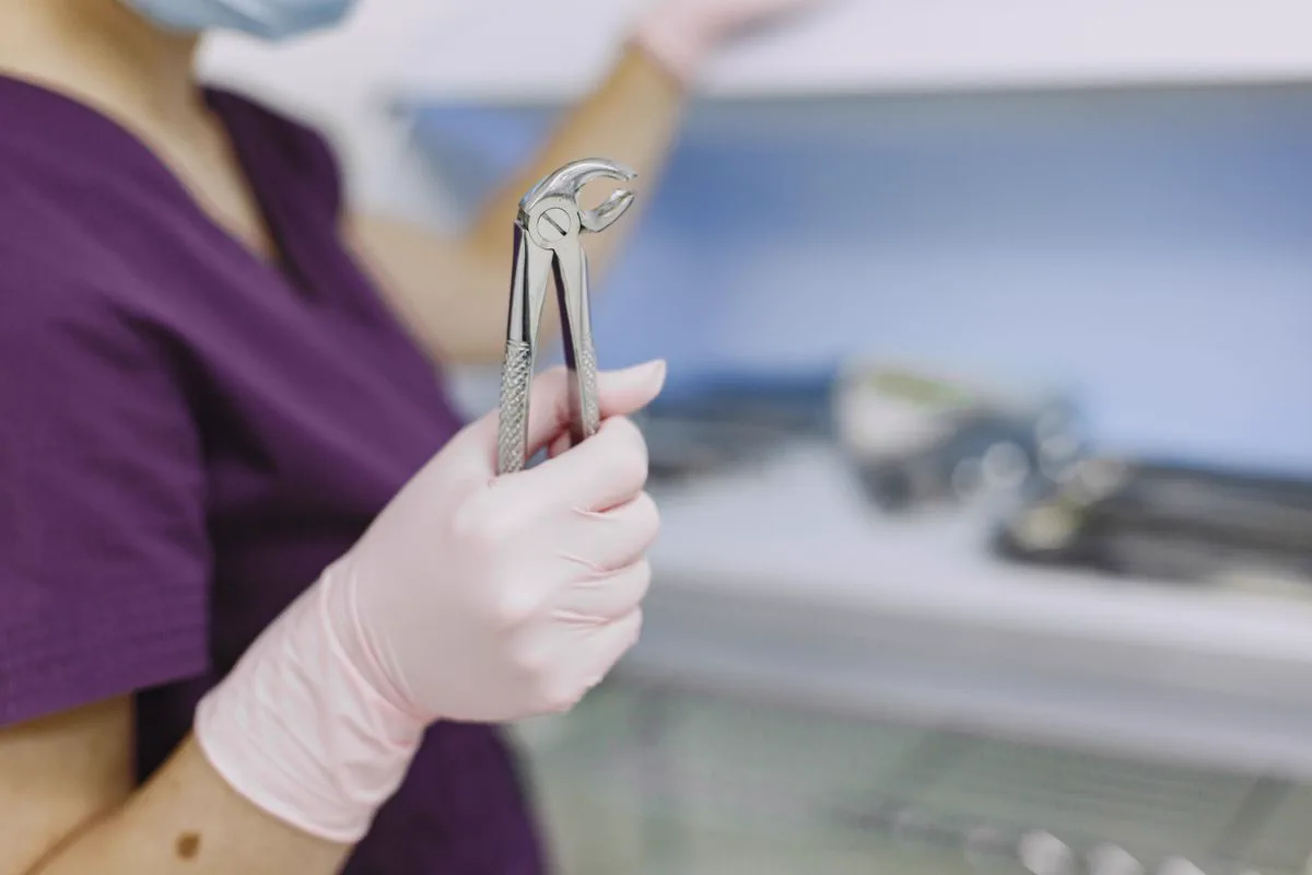 Imagen de referencia de una extracción dental