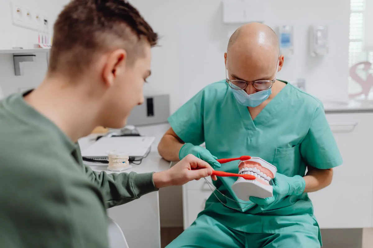 Imagen de referencia de prevención y limpieza dental