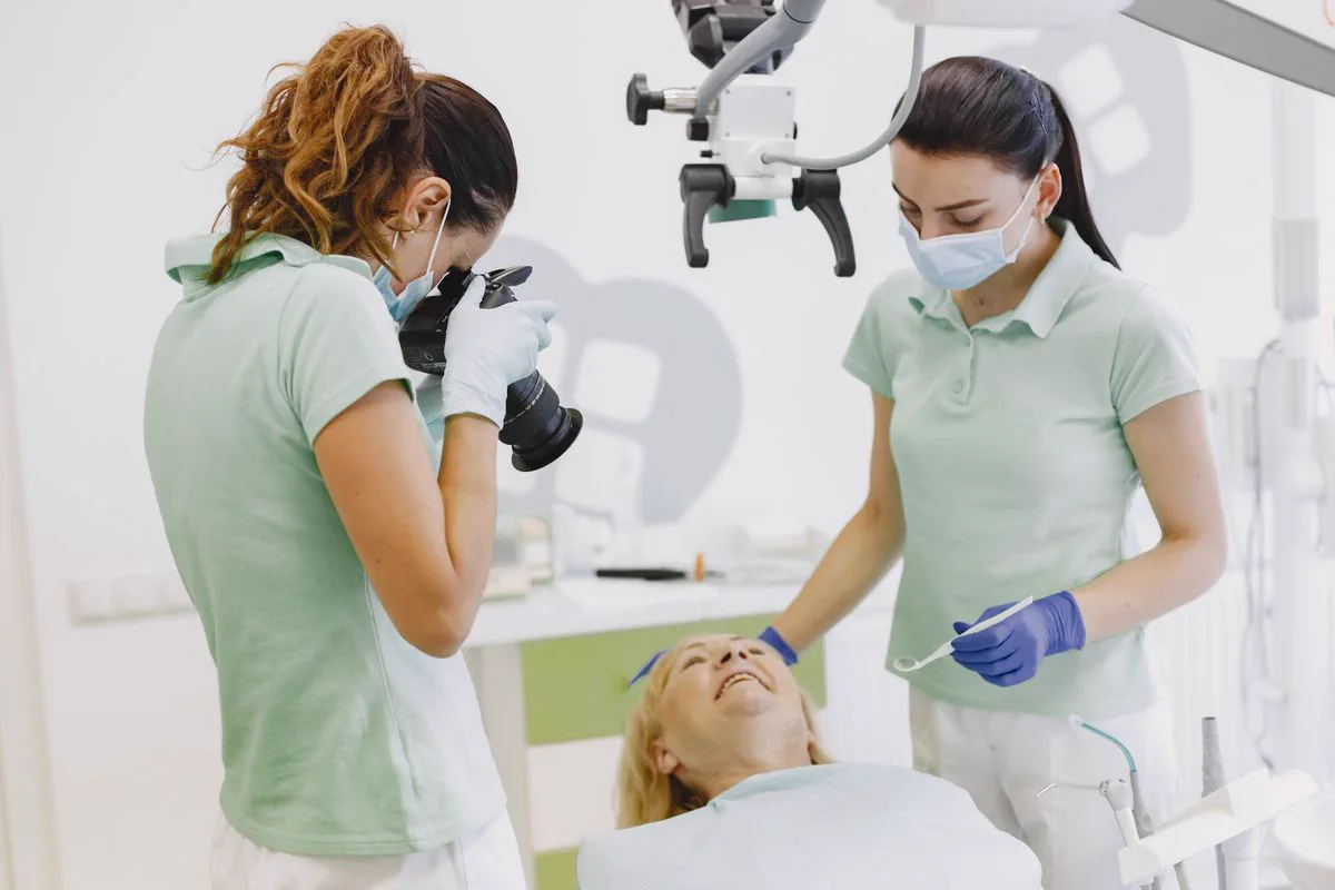 Imagen de referencia de una revisión por dolor dental